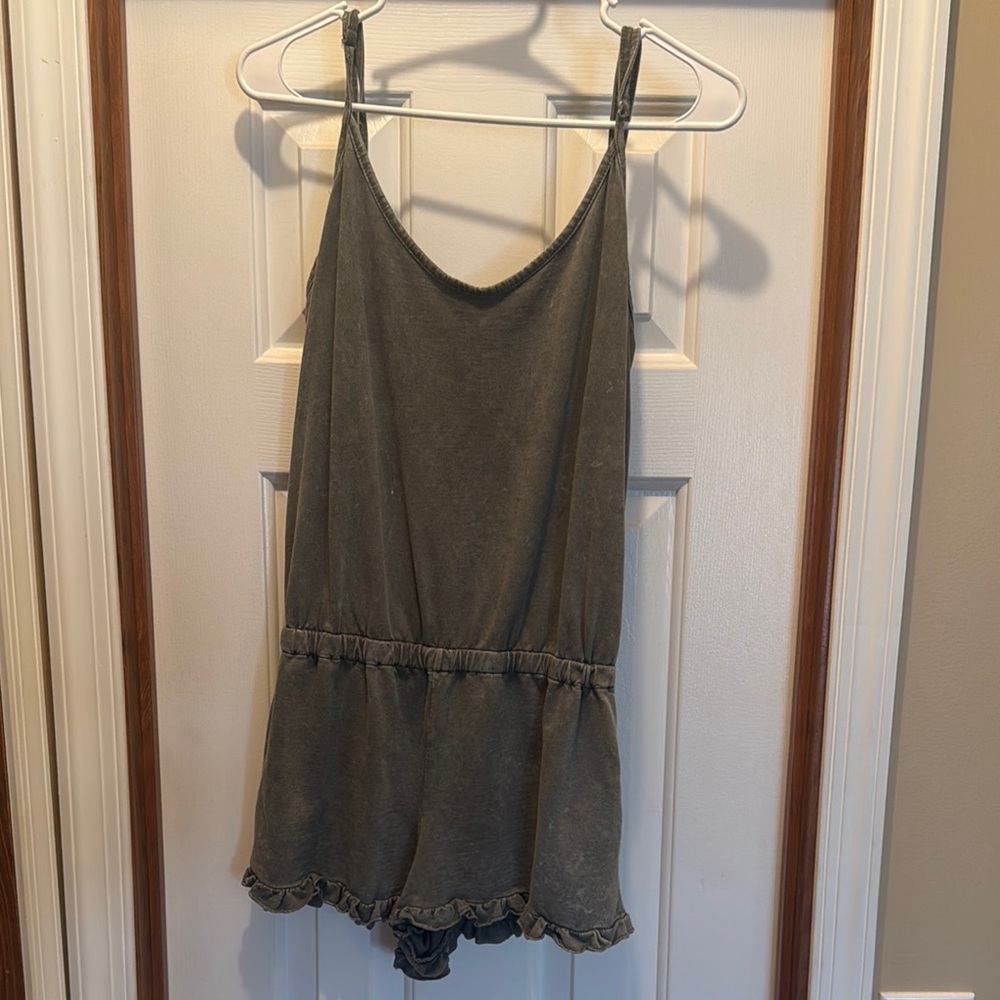 Gray Sleeveless Ruffle Hem Romper